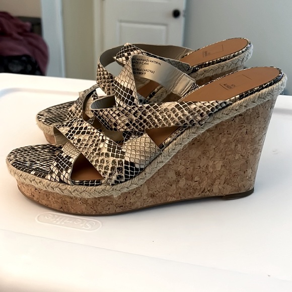 14th & Union wedge sandals in a sz. 9 - Picture 2 of 4
